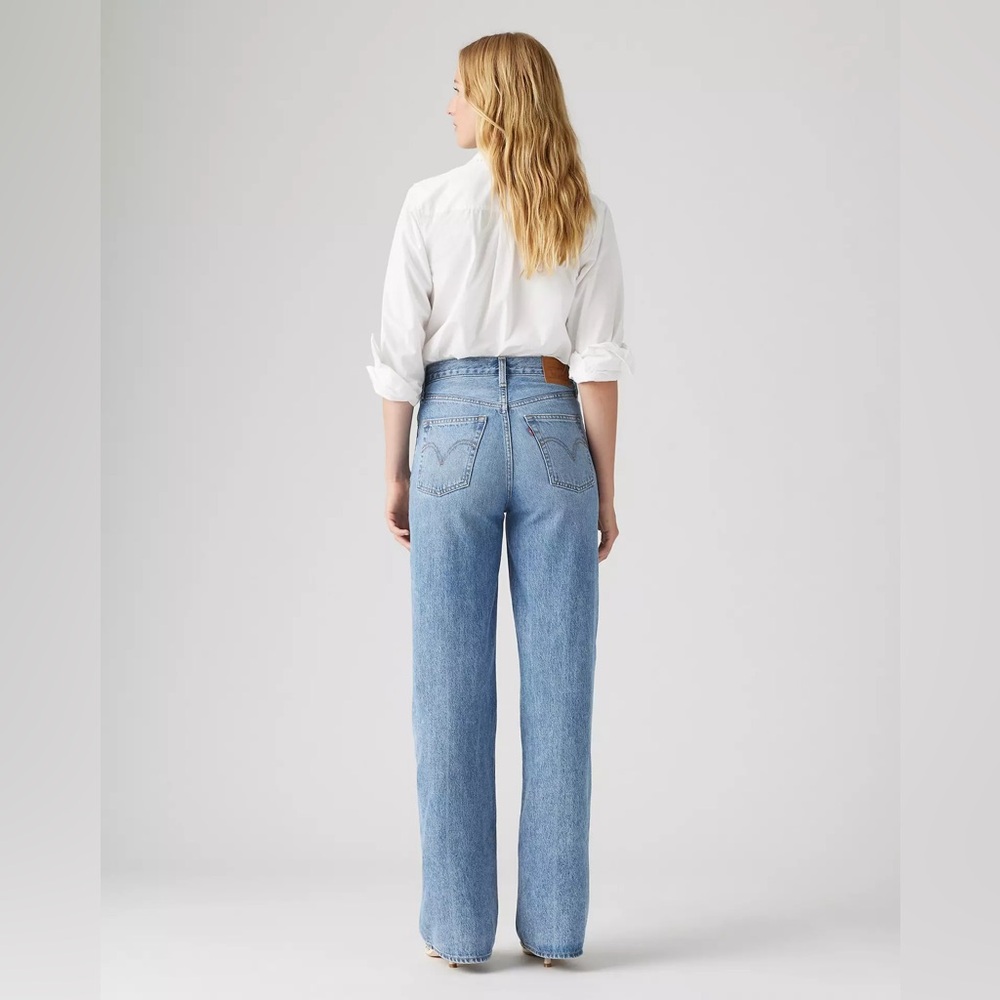 Levi's Premium Ribcage Wide-Leg Jeans in Far and Wide Medium Wash Size 33 - Picture 3 of 16